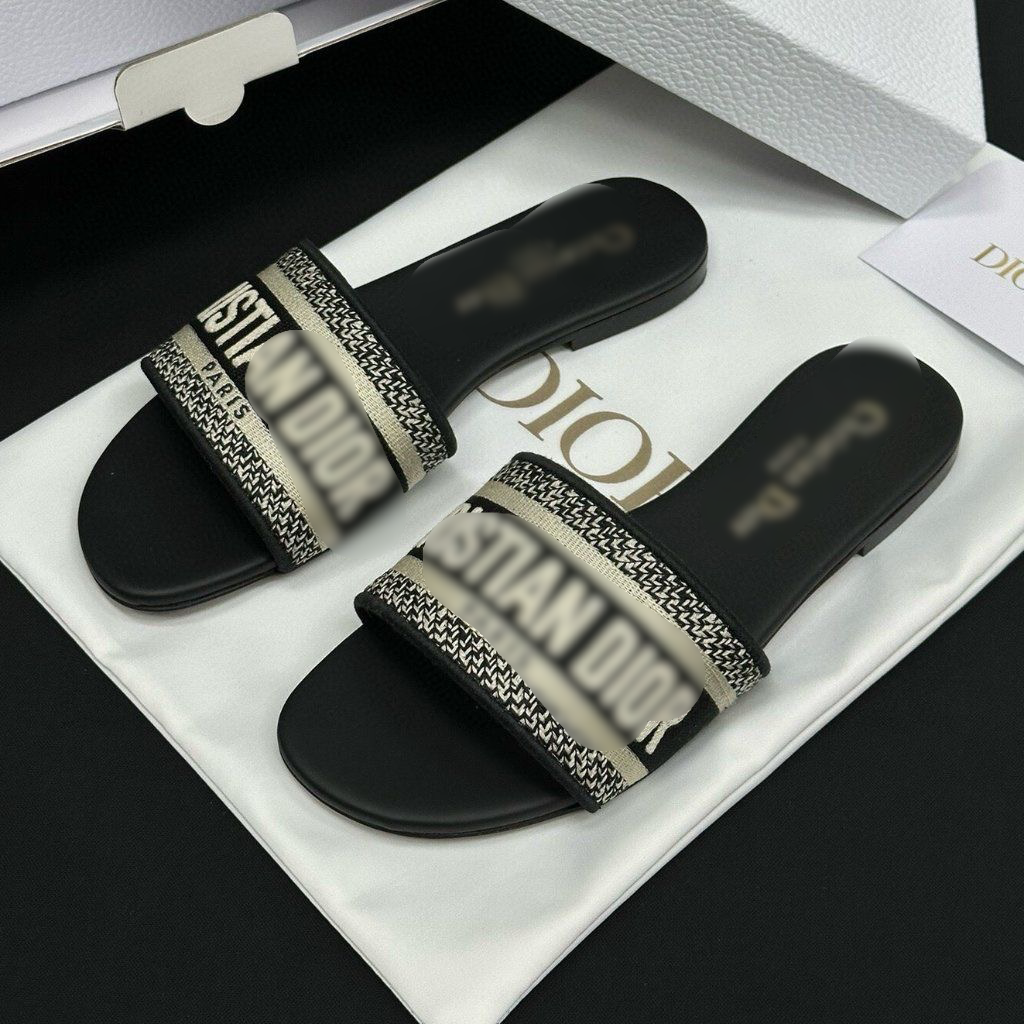 CD sandals
