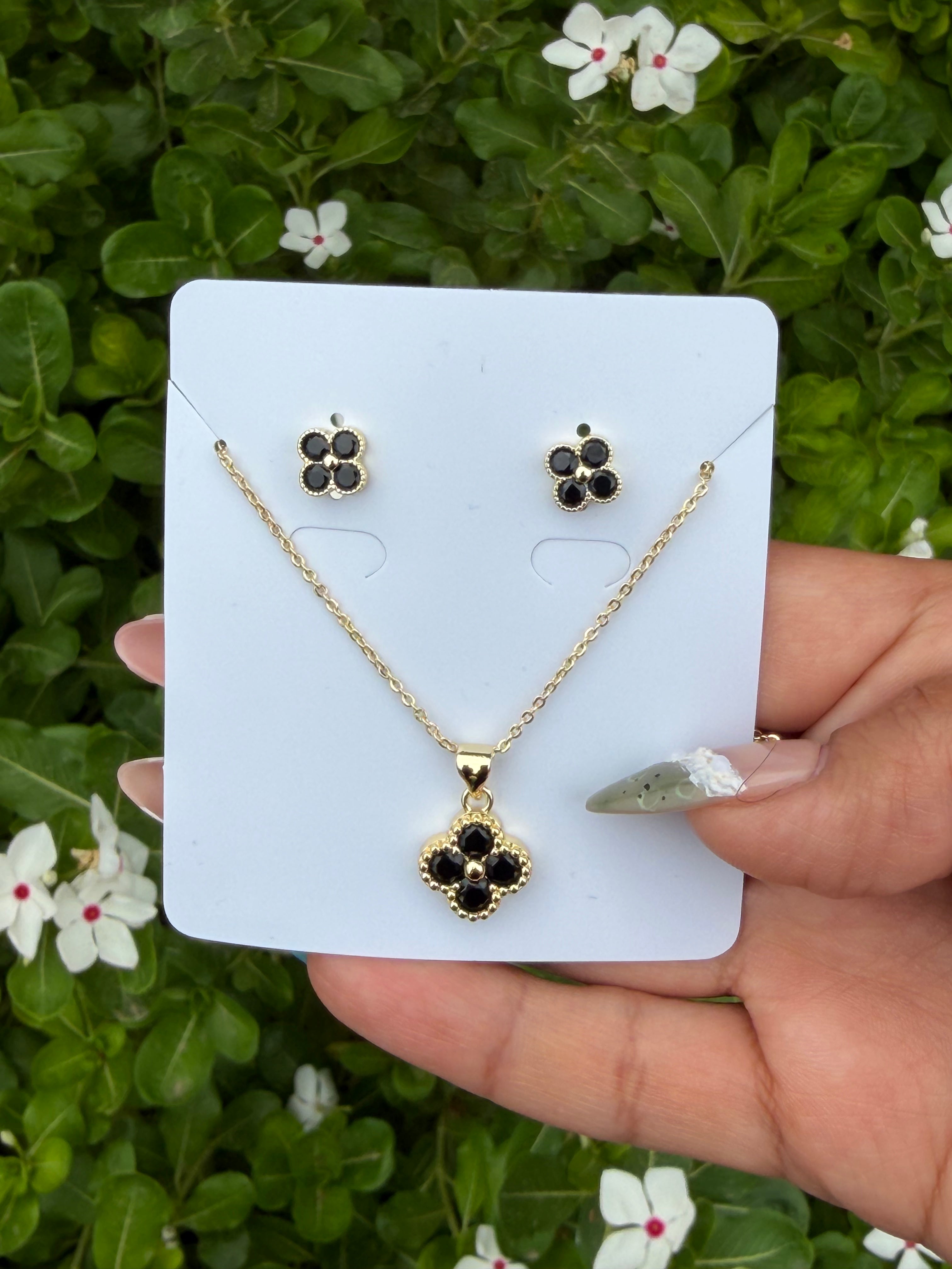 Flower Necklace Set