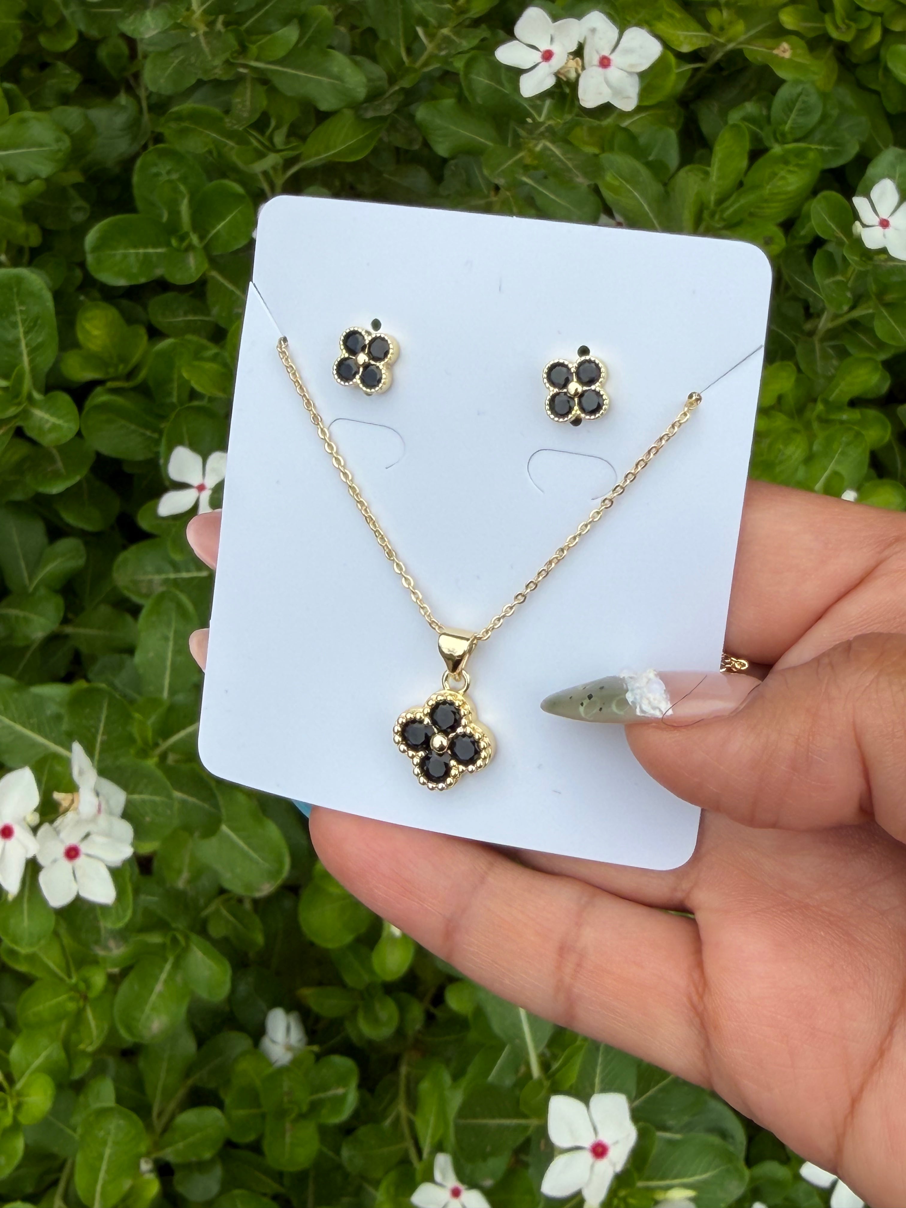 Flower Necklace Set