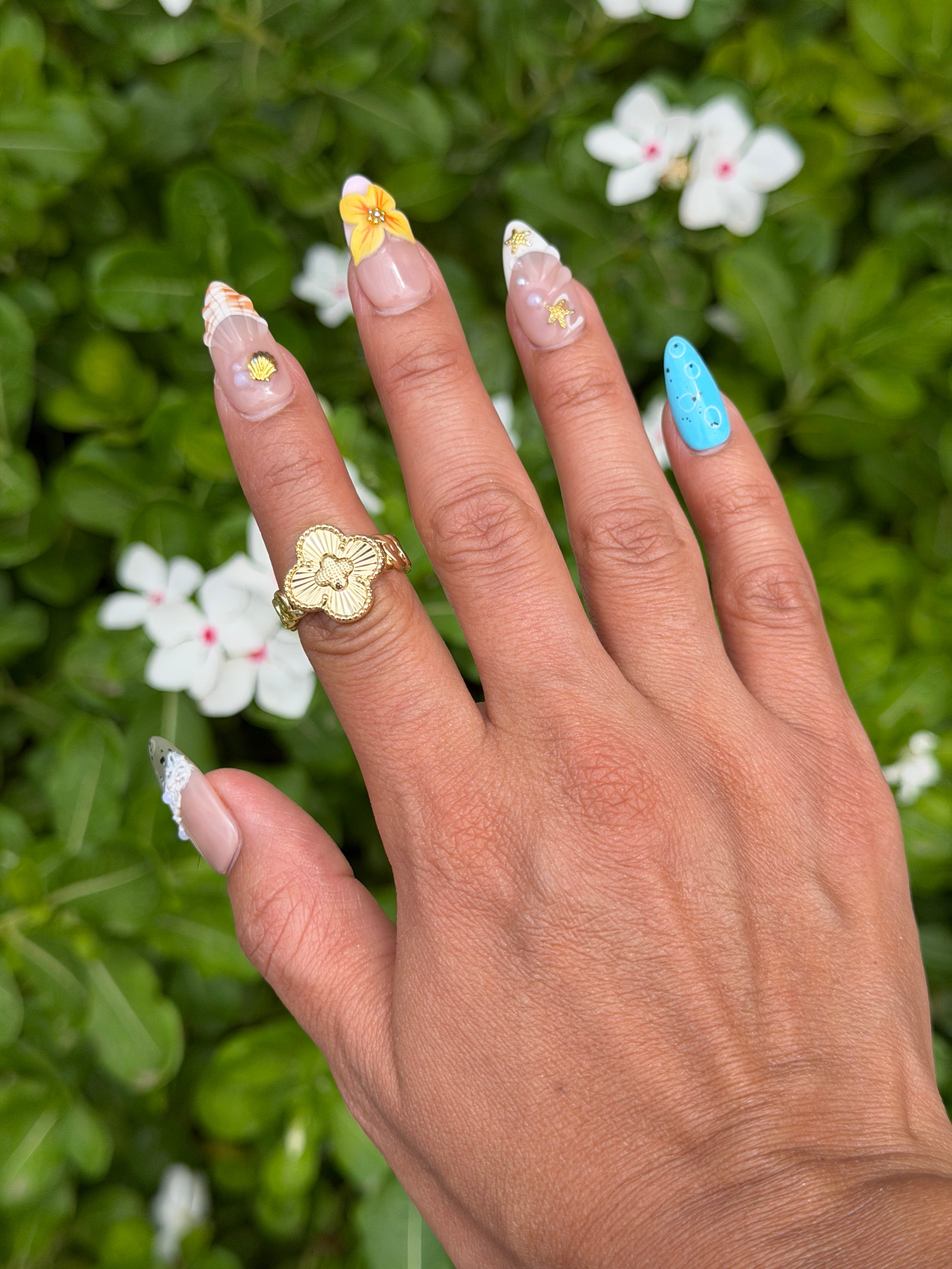 Clover Ring